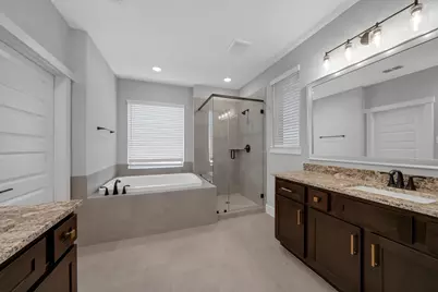 10972 Swang Link Drive, Houston, TX 77043 - Photo 12