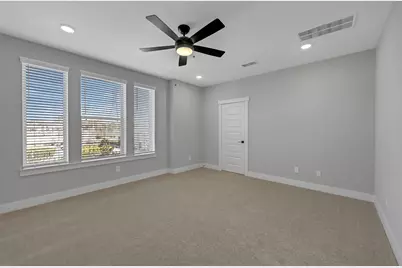 10972 Swang Link Drive, Houston, TX 77043 - Photo 14