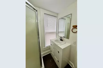 210 E Phillips Street, Conroe, TX 77301 - Photo 16