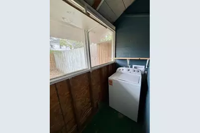 210 E Phillips Street, Conroe, TX 77301 - Photo 24