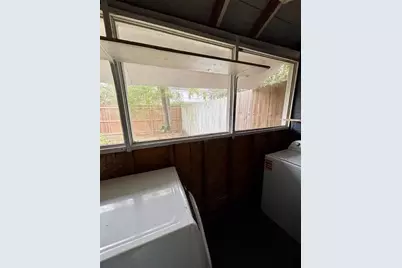 210 E Phillips Street, Conroe, TX 77301 - Photo 26