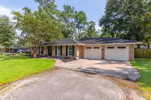 760 Pinecrest St, Vidor, TX 77662 - Photo 2