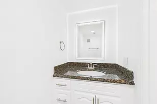10380 Briar Forest Dr, Houston, TX 77042 - Photo 10