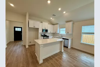 3130 Emerald Hills Drive, Angleton, TX 77515 - Photo 8