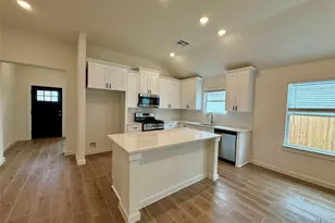 3130 Emerald Hills Dr, Angleton, TX 77515 - Photo 8