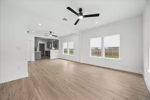 7702 Sealey St, Houston, TX 77088 - Photo 2