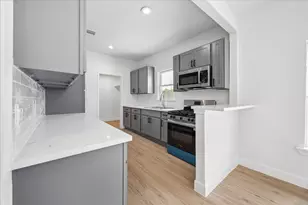 7702 Sealey St, Houston, TX 77088 - Photo 14