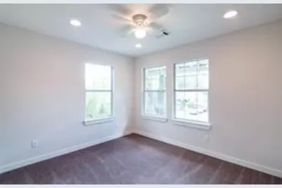 4535 Walker #B, Houston, TX 77023 - Photo 14