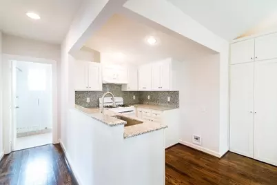 4535 Walker #B, Houston, TX 77023 - Photo 8