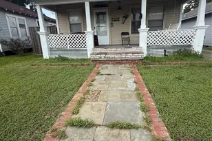 7635 Avenue C, Houston, TX 77012 - Photo 1