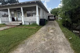 7635 Avenue C, Houston, TX 77012 - Photo 2