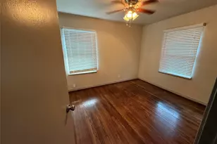 1857 Huge Oaks St, Houston, TX 77055 - Photo 18