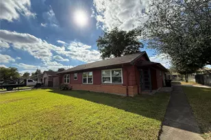 1857 Huge Oaks St, Houston, TX 77055 - Photo 2