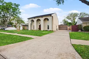 15914 Dunmoor Dr, Houston, TX 77059 - Photo 2