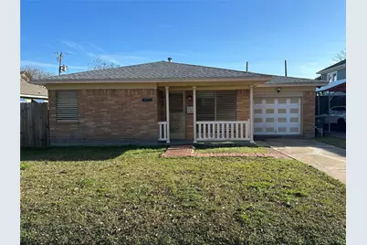 4511 Avenue R 1/2, Galveston, TX 77551 - Photo 1
