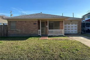 4511 Ave R 1/2, Galveston, TX 77551 - Photo 1