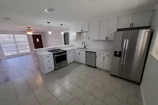 4511 Ave R 1/2, Galveston, TX 77551 - Photo 4