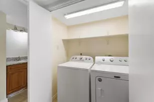 9221 Imogene St, Houston, TX 77036 - Photo 12