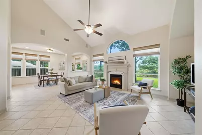 11211 Greenwillow Street, Houston, TX 77035 - Photo 6