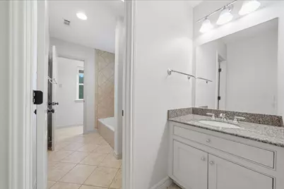 11211 Greenwillow Street, Houston, TX 77035 - Photo 28