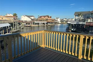 306 Isles End Rd, Tiki Island, TX 77554 - Photo 1