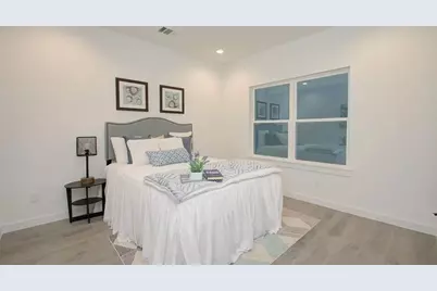 211 E 33rd Street, Houston, TX 77018 - Photo 18