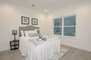 211 E 33rd St, Houston, TX 77018 - Photo 18