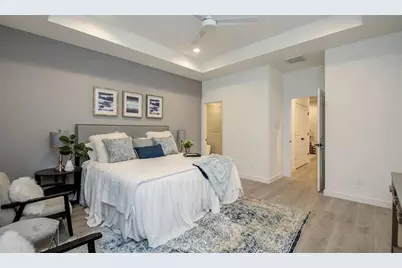 211 E 33rd Street, Houston, TX 77018 - Photo 8