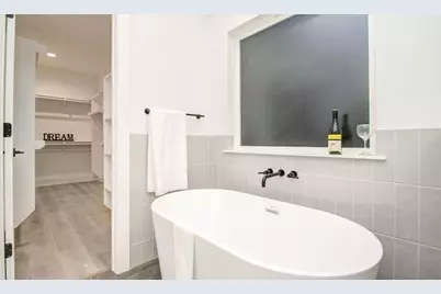 211 E 33rd Street, Houston, TX 77018 - Photo 16