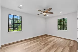310 Lakeside Dr, Kemah, TX 77565 - Photo 8