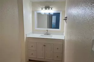 10110 Westview Dr, Houston, TX 77043 - Photo 14