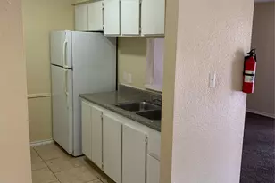 10110 Westview Dr, Houston, TX 77043 - Photo 8