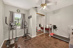 5943 Southlark St, Houston, TX 77033 - Photo 14