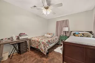 5943 Southlark St, Houston, TX 77033 - Photo 16