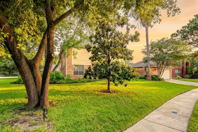 8707 Bexar Drive, Houston, TX 77064 - Photo 28