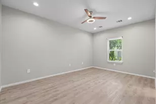 117 S Washington St, Texas City, TX 77591 - Photo 14