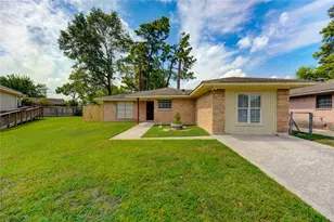 9811 Shadydale Ln, Houston, TX 77016 - Photo 2