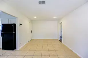 9811 Shadydale Ln, Houston, TX 77016 - Photo 10