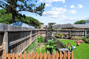 8106 Hollowhaven Ct, Houston, TX 77095 - Photo 34