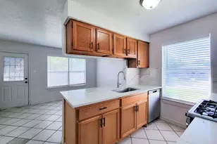 10102 Park Ln, La Porte, TX 77571 - Photo 10