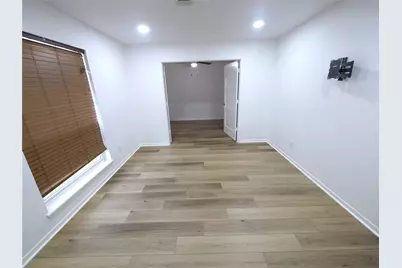 5018 Ash Court, Dickinson, TX 77539 - Photo 4