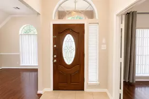 10326 N Laurel Branch Dr, Houston, TX 77064 - Photo 2