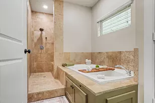 1402 Asbury St, Houston, TX 77007 - Photo 18