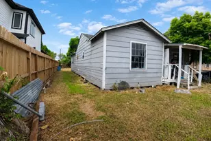 7957 Joy St, Houston, TX 77028 - Photo 2