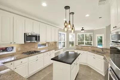 601 Forest Bend Lane, Friendswood, TX 77546 - Photo 4