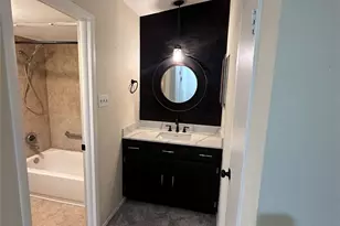 2110 Wilcrest Dr, Houston, TX 77042 - Photo 12