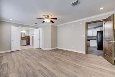 411 Lindale Street, Houston, TX 77022 - Photo 8