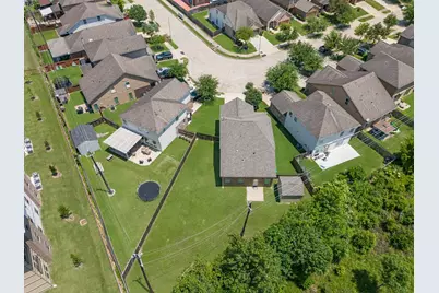 9402 Savannah Holly Drive, Houston, TX 77075 - Photo 20