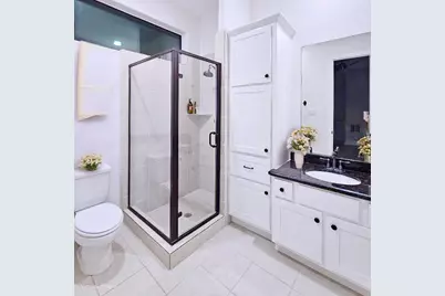 939 Queen Annes Road, Houston, TX 77024 - Photo 10