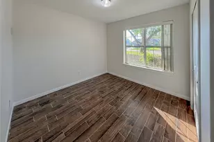 64 Tangerine Ct, Lake Jackson, TX 77566 - Photo 16